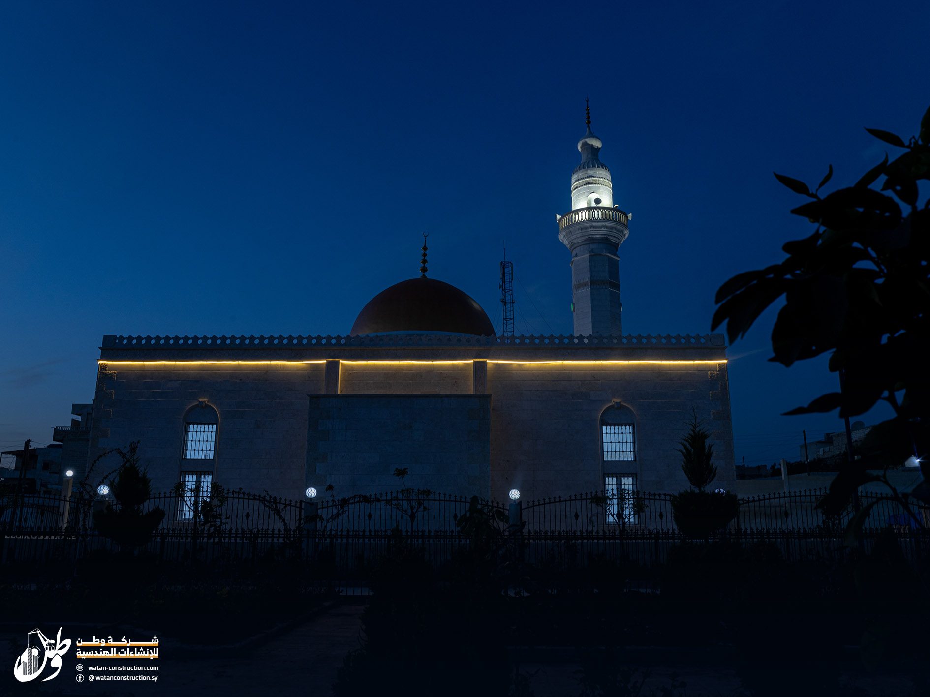 Night photos of Hajj Hassan Effendi Mosque in central Afrin after the completion of construction work there (4)