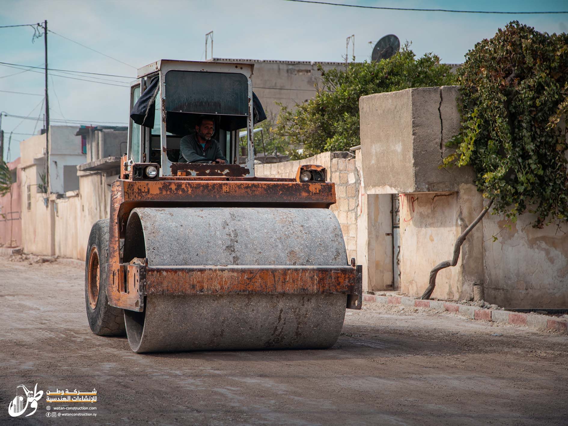 Watan Engineering Construction Company's work in paving the Jandairis-Tal Salour road (5)