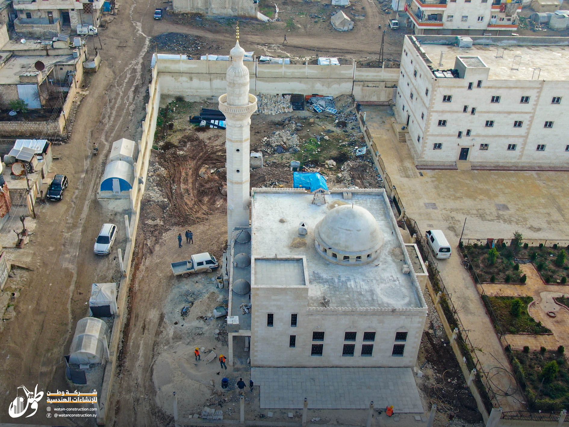 stepped down and tiled the mosque (5)